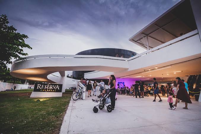 Reserva Cultural completa seis anos com promoções e menu inspirado na obra de Niemeyer