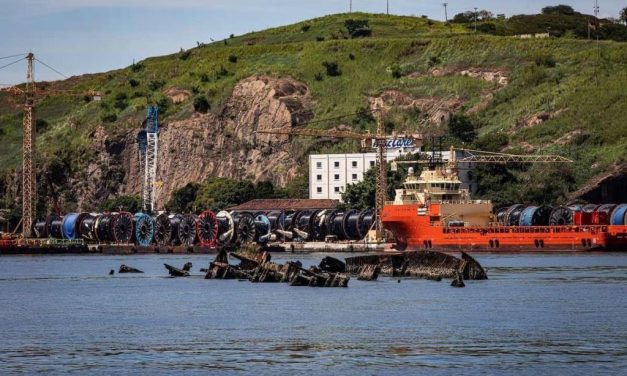 Cemitério de navios na Baía de Guanabara traz prejuízos ambientais e econômicos a Niterói 