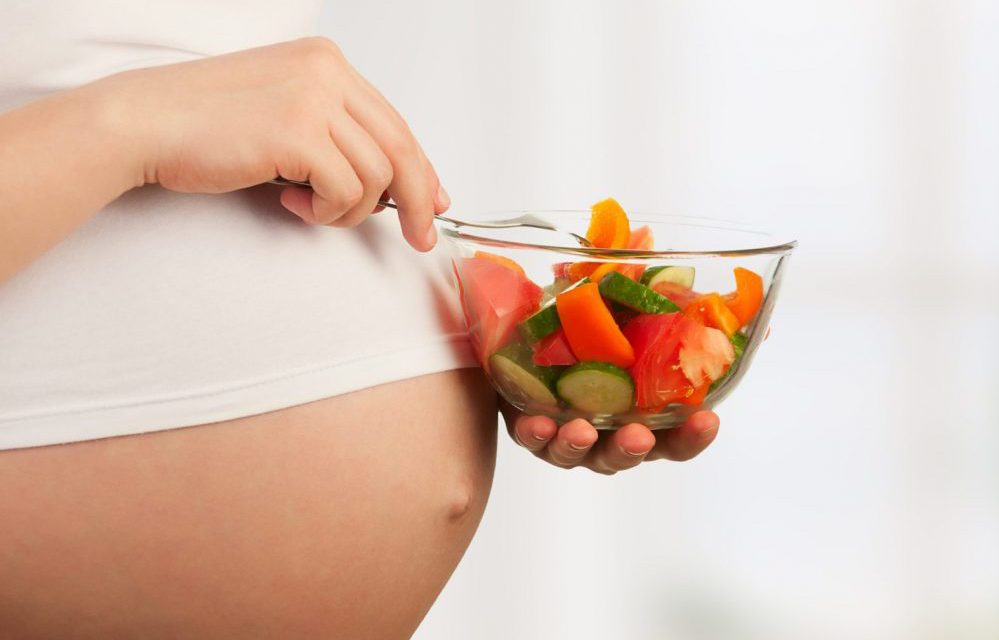 Como a alimentação pode ser uma aliada da fertilidade – por Mayara Aguiar