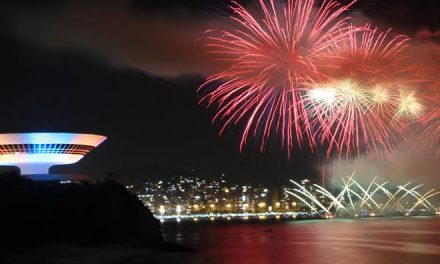 Águas de Niterói patrocina queima de fogos do Réveillon 2023