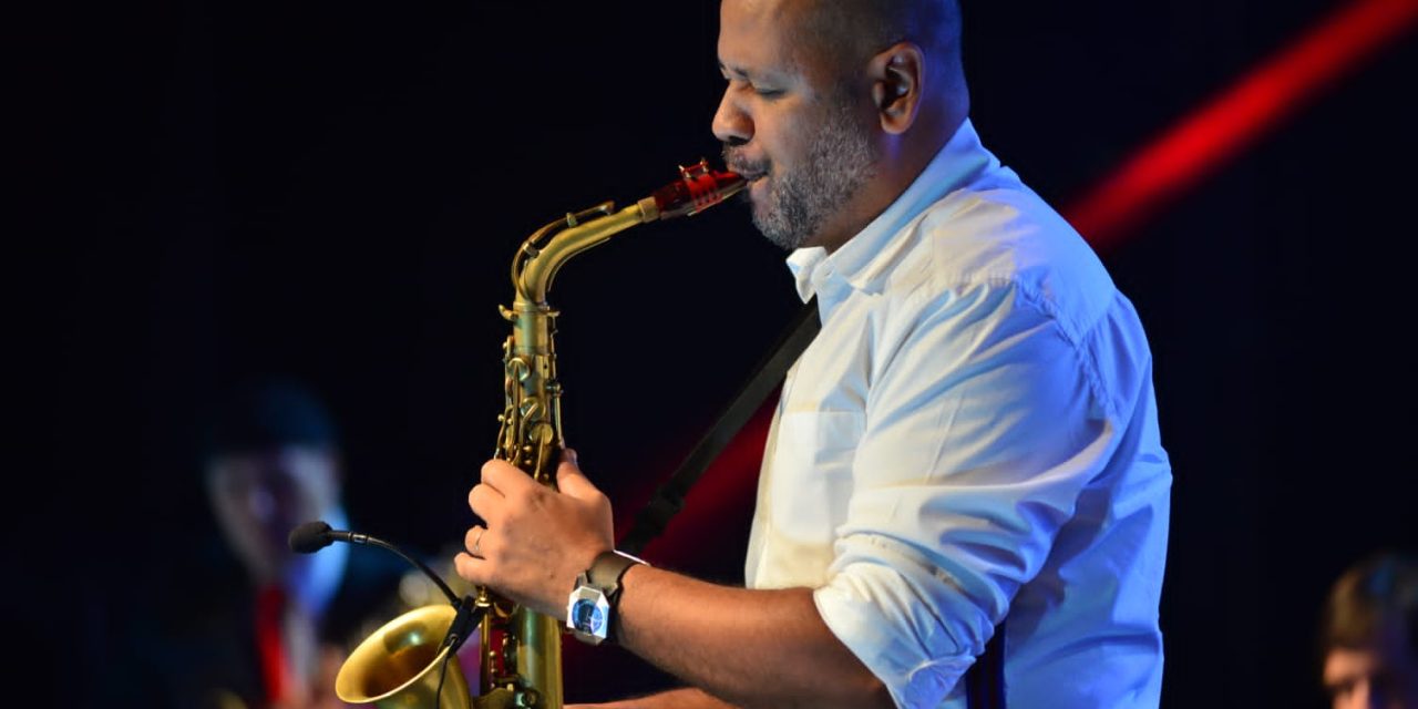 Saxofonista niteroiense se une a artistas de todo o mundo em música global contra a guerra na Ucrânia