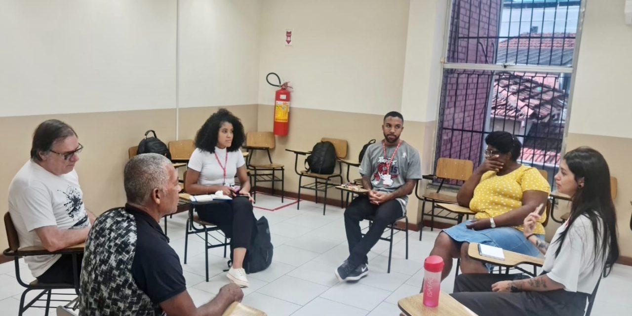 Projeto de inclusão da UFF faz experimentações corporais em pacientes da Afac