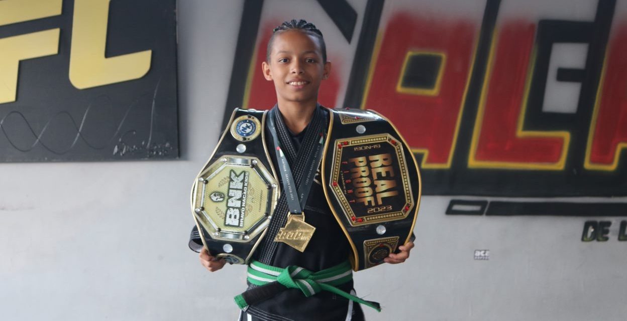 Jovem niteroiense é campeão mundial de luta livre