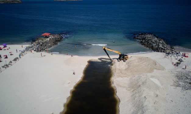 Ligação entre o mar e a lagoa em Itaipu é reestabelecida