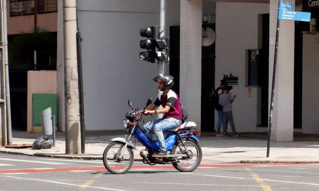 Circulação de ciclomotores em ciclovias e calçadas compartilhadas é proibida 