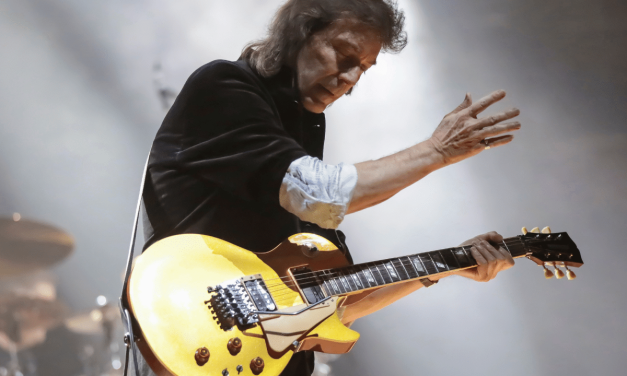 Steve Hackett faz show gratuito em São Francisco com repertório do Genesis  