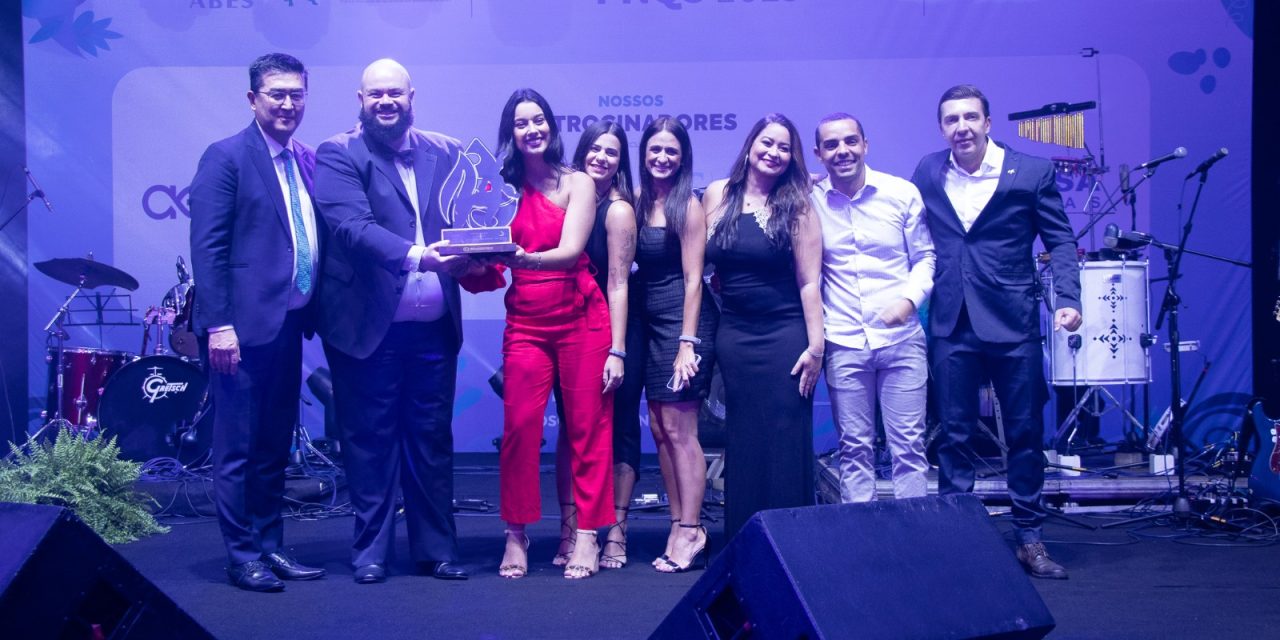 Águas de Niterói recebe Troféu Quíron Platina do Prêmio Nacional da Qualidade em Saneamento 2023