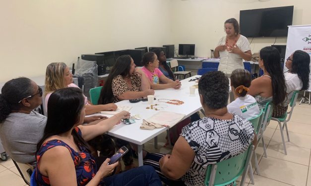 O Instituto Onda Azul realiza evento de apoio a mulheres da pesca artesanal em Cabo Frio