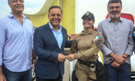 Rodrigo Neves entrega mais 20 novas viaturas para a Guarda Municipal