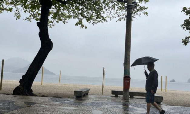 Niterói entra em estágio de atenção devido às fortes chuvas