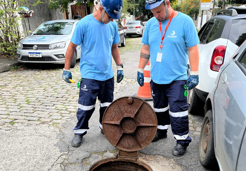 Águas de Niterói amplia vistorias na rede de esgoto para bairros do Centro e Zona Sul de Niterói