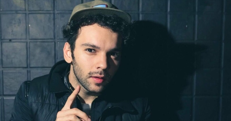 Raphael Ghanem chega ao Rio de Janeiro, neste domingo (18), com espetáculo “Se é que você me entende