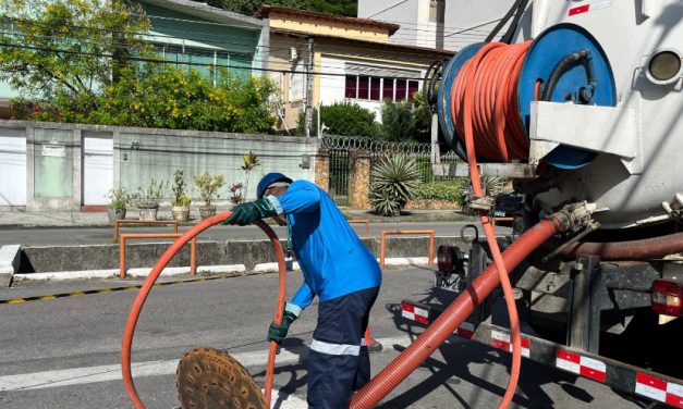 Águas de Niterói utiliza desengordurante para prevenir extravasamentos na rede de esgoto