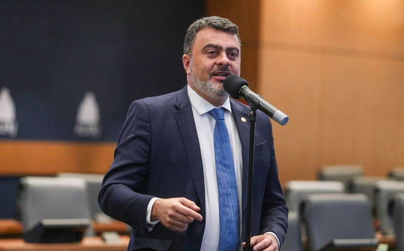 Deputado Vitor Junior pede reforma do Detran do Fonseca
