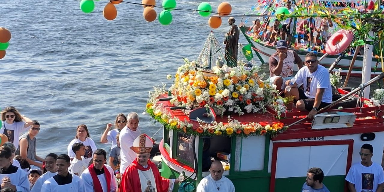 Procissão marítima celebra São Pedro em Jurujuba