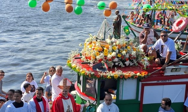 Procissão marítima celebra São Pedro em Jurujuba