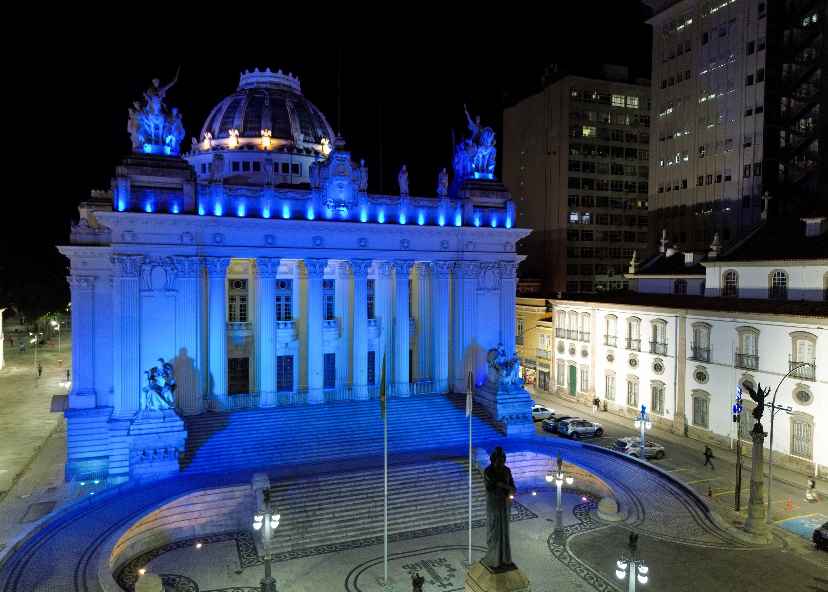 Palácio Tiradentes ganha iluminação especial pelo Dia Mundial de Conscientização sobre a Esclerose Lateral Amiotrófica