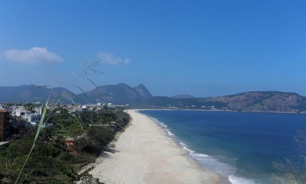 Camboinhas é única praia de Niterói a figurar em ranking internacional das melhores de 2025