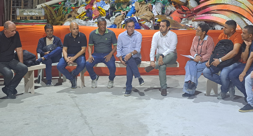 Carnaval 2026 de Niterói será ainda maior, promete Prefeitura após diálogo com escolas de samba