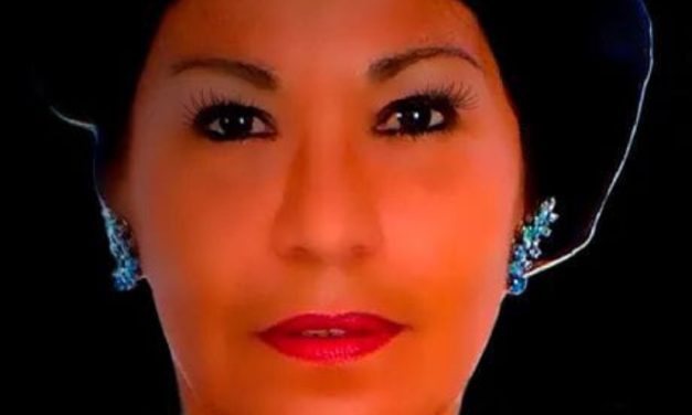 Ritah Mansur leva música e emoção ao projeto “Arte na Rua” em Icaraí