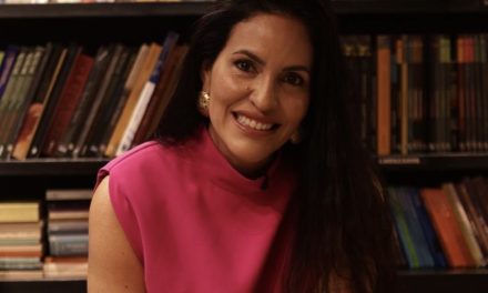 Taís Gastin lança “O Rabo da Lagartixa” na Livraria da Travessa, no Leblon