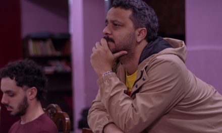 Niteroiense Léo Luz leva histórias de amor para os palcos do Rio