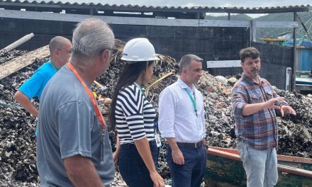 Águas de Niterói estuda projeto de expansão da rede de esgoto em Jurujuba