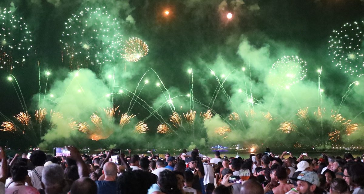 Réveillon promete grande festa, shows e fogos para receber 2026