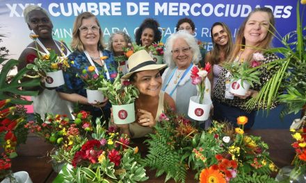 Niterói promove oficina sustentável de arranjos florais com reaproveitamento de materiais do Mercocidades