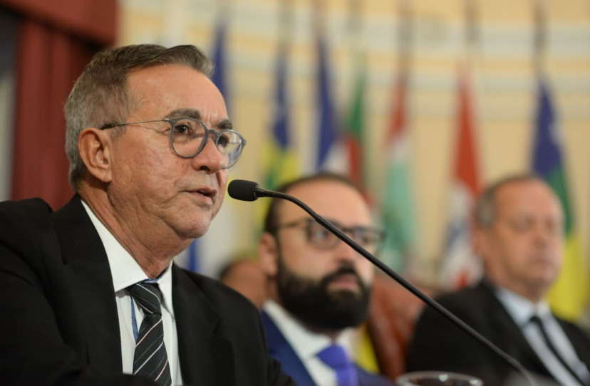 Câmara de Niterói homenageia Bagueira com título de Benemérito