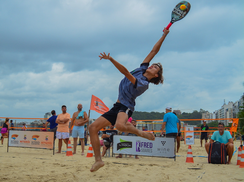 Niterói vira capital dos esportes de areia com evento na Praia de Icaraí