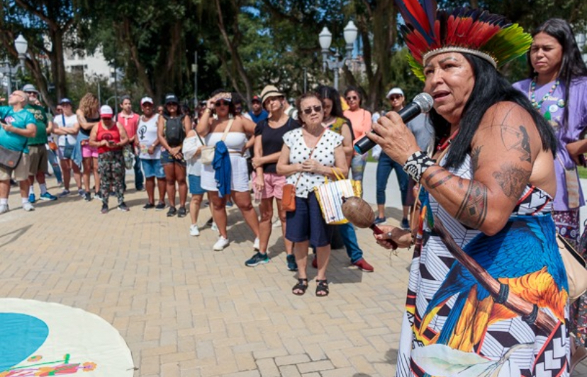 Rolé Carioca leva roteiro sobre presença indígena e biblioteca itinerante a Niterói