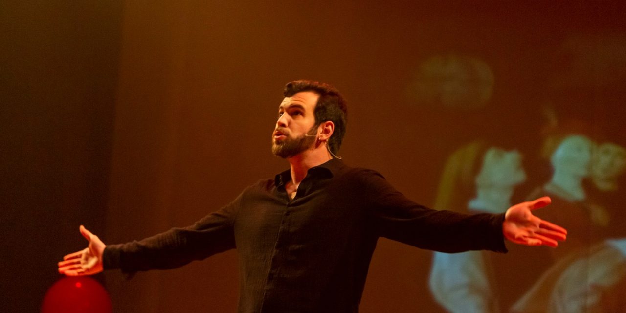Sucesso de público, ilusionista Lucas Toledo volta à Sala Nelson
