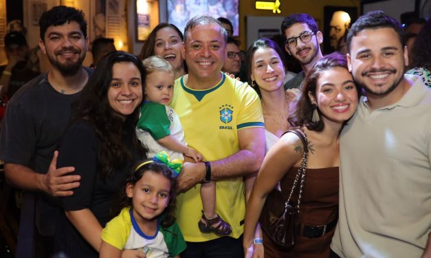 Rodrigo Neves completa 50 anos e reúne lideranças políticas do Estado