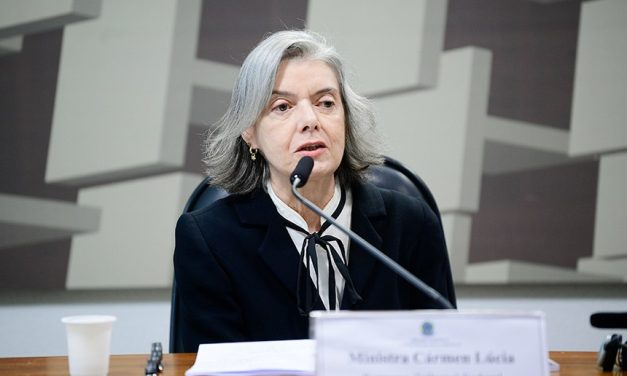 Ato contra o feminicídio reúne ministras e comunidade acadêmica na UFF