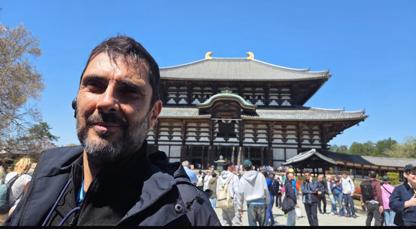Professor de Niterói transforma viagens em experiências de filosofia