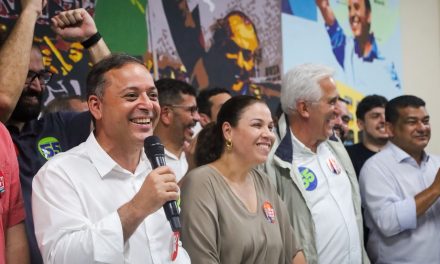Prefeito Rodrigo Neves reúne frente ampla em Niterói para mobilização no segundo turno